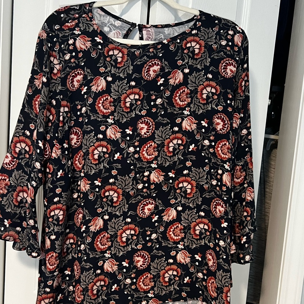 Loft blue and red floral, 3/4 sleeves top. New without tags, size L